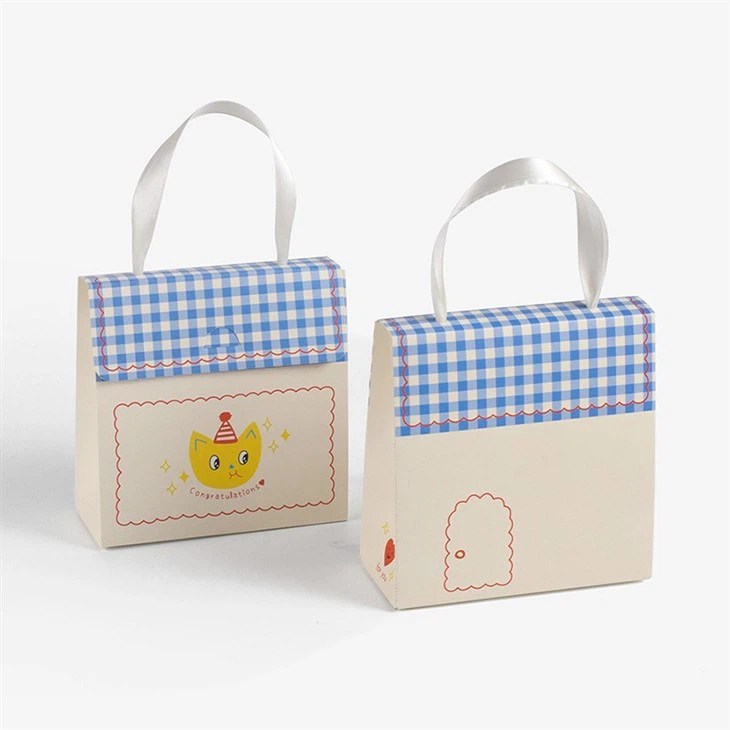 Dessert Baking Cookies in A Portable Gift Box