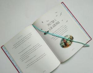 Mae lliain rhwymo llyfrau